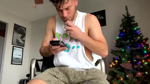 Snapshot of wentbrokeonstrippers chatting on December 26, 2024, 4:25 pm Topjitt online show from December 26, 2024, 4:25 pm