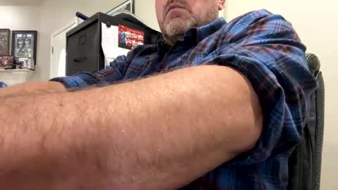 wes40960 online show from November 17, 2025, 5:19 pm