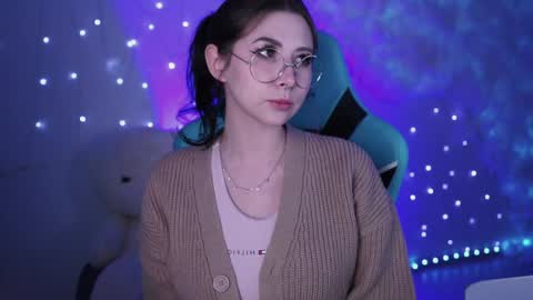 little girl who is always rightLisa online show from December 20, 2024, 6:08 am