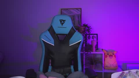 little girl who is always rightLisa online show from December 25, 2024, 8:18 am