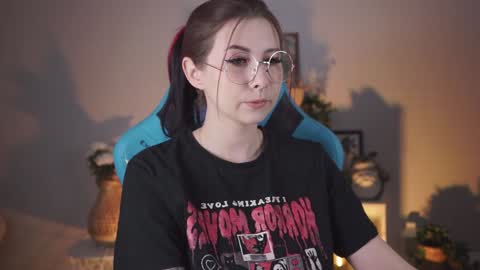 little girl who is always rightLisa online show from January 12, 2025, 2:03 am