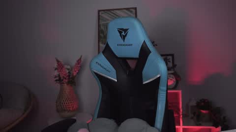 little girl who is always rightLisa online show from January 31, 2025, 2:15 am