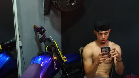 wesley_77 online show from March 31, 2026, 8:20 pm