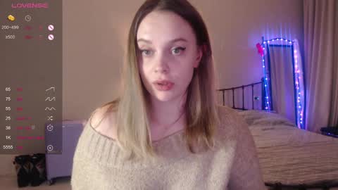 Lana online show from February 11, 2025, 6:55 pm