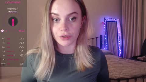 Lana online show from February 20, 2025, 8:03 pm