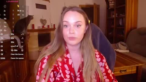 Lana online show from June 26, 2026, 8:35 pm
