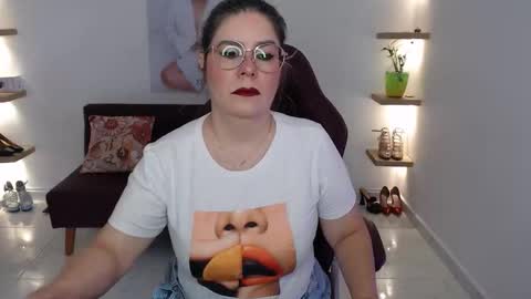 Snapshot of wet_liss chatting on February 28, 2026, 1:45 pm Diva online show from February 28, 2026, 1:45 pm