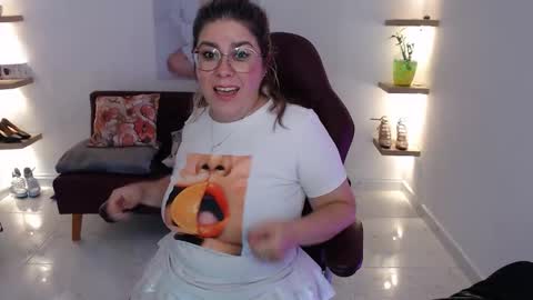 Snapshot of wet_liss chatting on March 1, 2026, 1:51 am Diva online show from March 1, 2026, 1:51 am