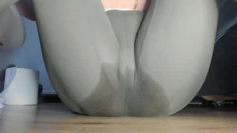 wet_pants2022 online show from May 16, 2026, 9:46 pm