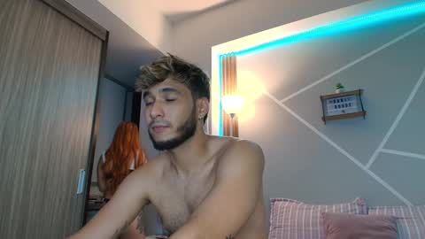 Mia and Dylan online show from November 2, 2025, 5:10 am