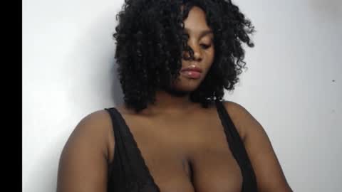 Snapshot of wetmypussy02 chatting on September 30, 2025, 12:32 pm wetmypussy02 online show from September 30, 2025, 12:32 pm