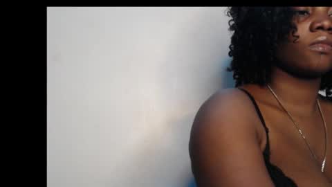 Snapshot of wetmypussy02 chatting on October 20, 2025, 5:24 pm wetmypussy02 online show from October 20, 2025, 5:24 pm