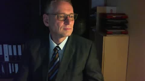Snapshot of wetsuitedman chatting on December 30, 2024, 2:19 pm Franz online show from December 30, 2024, 2:19 pm