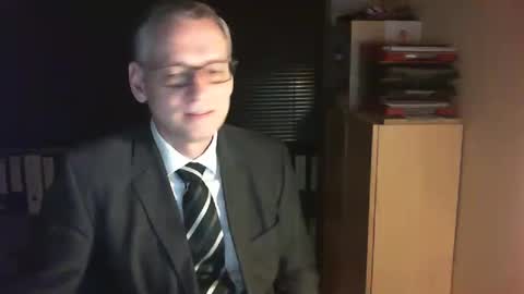 Snapshot of wetsuitedman chatting on February 15, 2025, 6:33 am Franz online show from February 15, 2025, 6:33 am