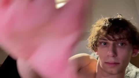 Mia  Please help me to reach 100 thumps up online show from November 25, 2025, 7:36 pm