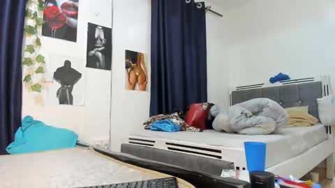 whinebby online show from November 20, 2025, 7:02 pm