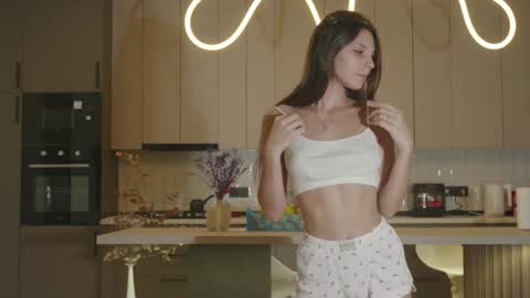 Snapshot of whisper_of_love chatting on October 29, 2025, 2:14 am Naomi online show from October 29, 2025, 2:14 am