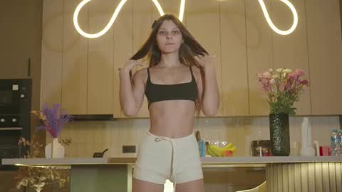 Snapshot of whisper_of_love chatting on November 5, 2025, 2:11 am Naomi online show from November 5, 2025, 2:11 am