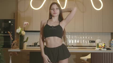 Snapshot of whisper_of_love chatting on November 28, 2025, 2:25 am Naomi online show from November 28, 2025, 2:25 am