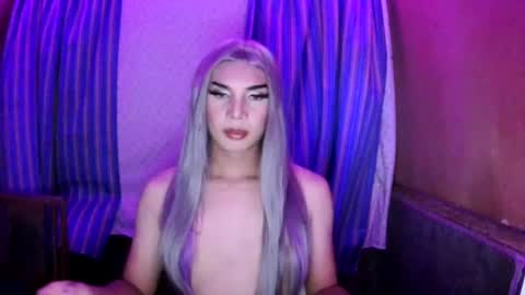 whispering_ering online show from July 26, 2026, 12:56 pm