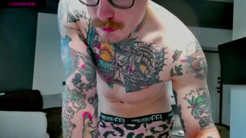 Snapshot of white_king999 chatting on June 24, 2026, 2:43 am Max online show from June 24, 2026, 2:43 am