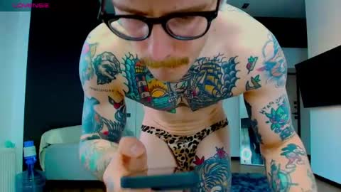 Snapshot of white_king999 chatting on July 17, 2026, 2:51 am Max online show from July 17, 2026, 2:51 am