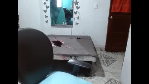 white_luna1 online show from March 19, 2026, 1:04 pm