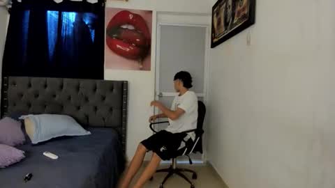 white online show from April 18, 2026, 7:58 pm