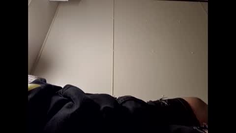 whiteboi9284 online show from November 24, 2025, 12:21 am