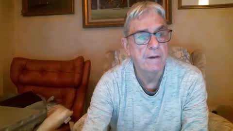 whitebriefs009 online show from January 15, 2025, 9:35 am