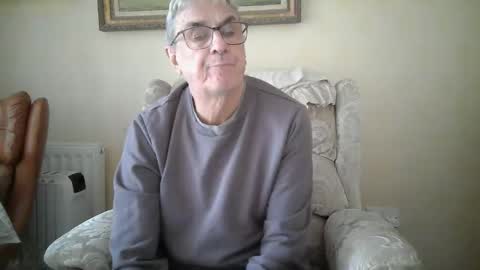 whitebriefs009 online show from September 22, 2025, 3:14 pm