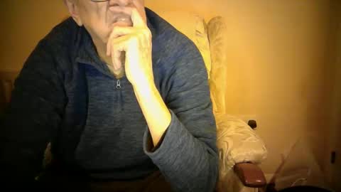 whitebriefs009 online show from December 3, 2025, 4:27 pm