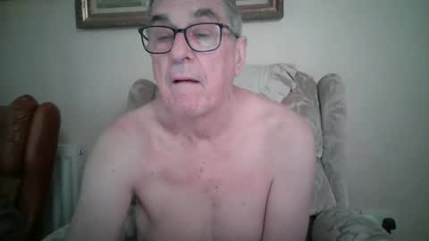 whitebriefs009 online show from December 20, 2025, 9:38 am