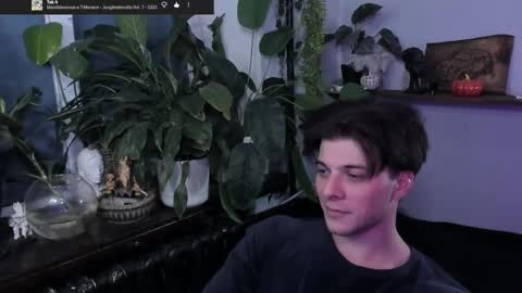 Gus online show from November 12, 2025, 9:25 pm