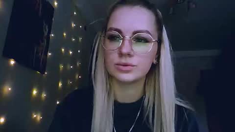 whitehex666 online show from January 7, 2026, 10:51 am