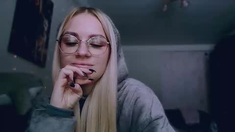 whitehex666 online show from January 15, 2026, 12:54 pm