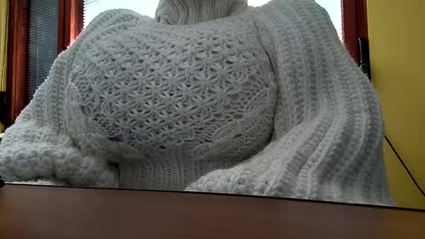 Snapshot of whitesweater chatting on October 29, 2025, 8:16 am whitesweater online show from October 29, 2025, 8:16 am