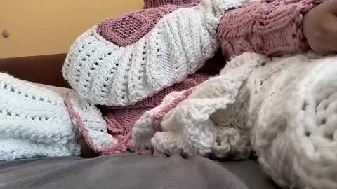 whitesweater online show from March 9, 2026, 6:28 am