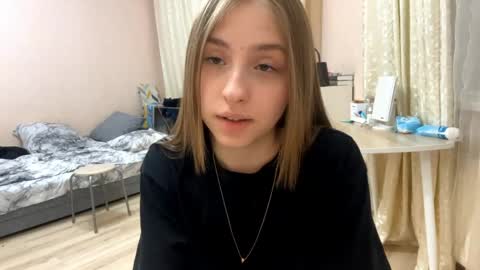 Vicky online show from April 16, 2026, 9:39 pm
