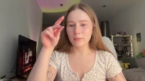 Snapshot of whoisalisa chatting on February 15, 2026, 7:51 am Alisa online show from February 15, 2026, 7:51 am