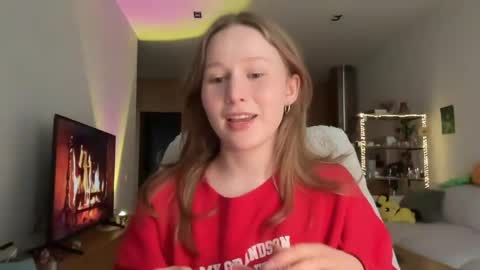 Alisa online show from April 4, 2026, 7:50 am