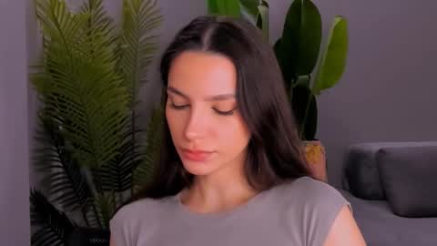 whoislulu online show from February 19, 2025, 3:27 pm