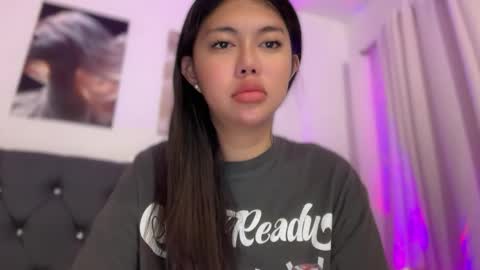 Snapshot of whoss_sofia chatting on February 5, 2026, 11:20 pm Sofia online show from February 5, 2026, 11:20 pm