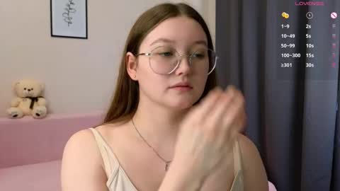 Sarah online show from March 12, 2025, 12:57 pm