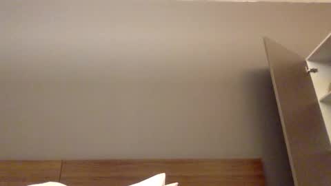 whynotfly1 online show from October 22, 2025, 10:59 am