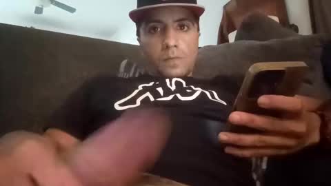 whyyuhcare7022 online show from November 19, 2025, 12:32 am