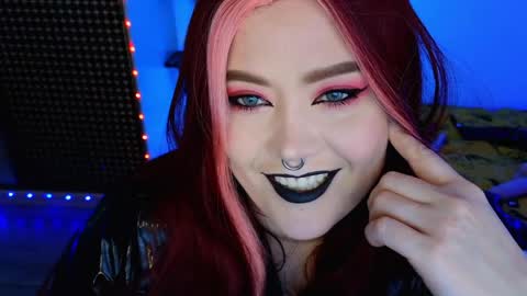 Laura  online show from May 3, 2026, 5:08 pm