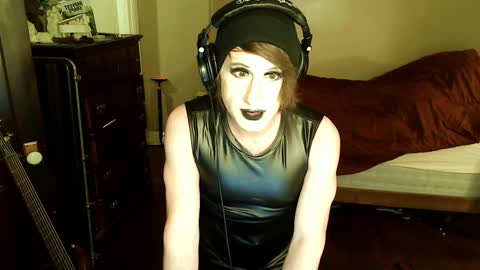 Countess of Hotdogs online show from January 7, 2025, 6:27 am
