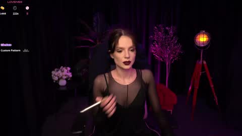 Snapshot of wild_alice_me chatting on May 8, 2026, 3:39 pm Alice online show from May 8, 2026, 3:39 pm