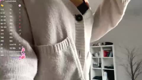 Mia online show from February 10, 2026, 3:05 pm